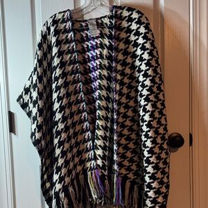 Chico's Multicolor Chevron Knit Wrap
